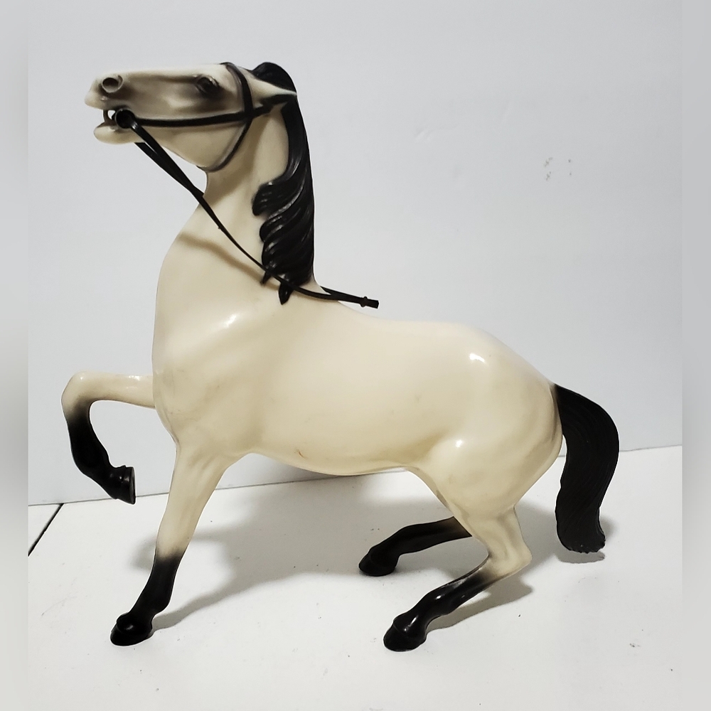 Vintage 1960's Hartland Plastic Gray Quarter Horse.
